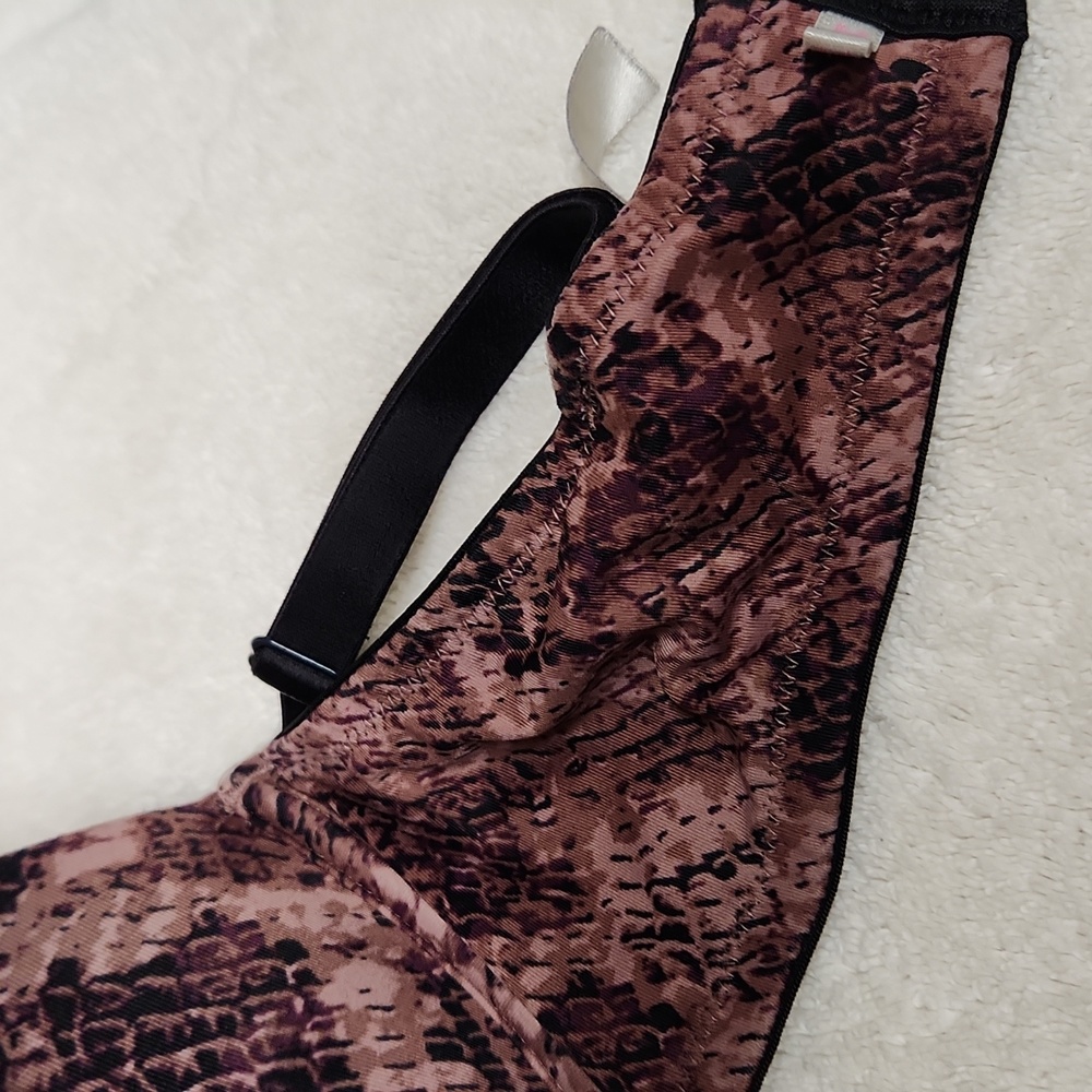 Pink Victoria's Secret 36DD Super Push up - Picture 6 of 14